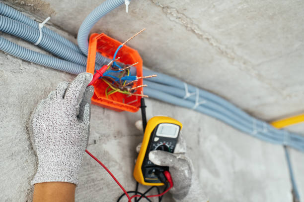 Best Local Electrician Companies  in Topeka, IN